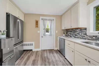 137 Central St, North Reading, MA 01864 - Photo 4