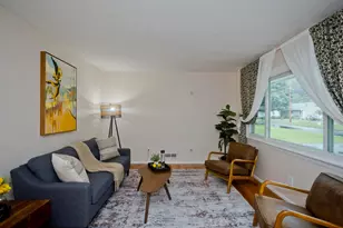 27 E Green St, Easthampton, MA 01027 - Photo 10