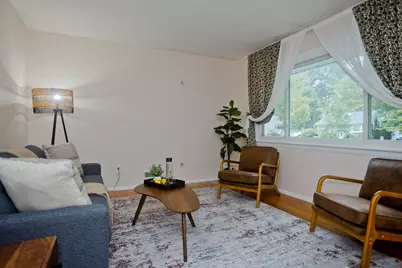 27 E Green St, Easthampton, MA 01027 - Photo 10