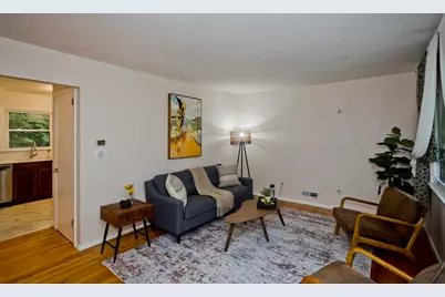 27 E Green St, Easthampton, MA 01027 - Photo 6