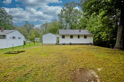 27 E Green St, Easthampton, MA 01027 - Photo 30