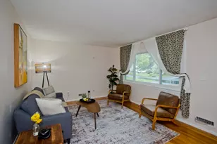 27 E Green St, Easthampton, MA 01027 - Photo 8