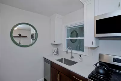 27 E Green St, Easthampton, MA 01027 - Photo 18