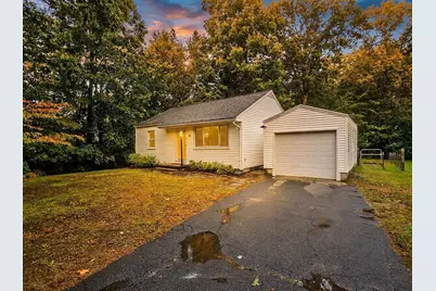 27 E Green St, Easthampton, MA 01027 - Photo 1