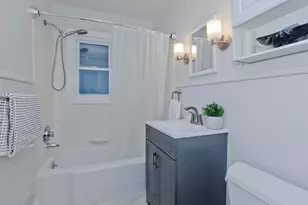 27 E Green St, Easthampton, MA 01027 - Photo 30