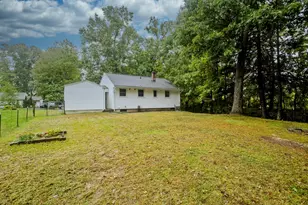 27 E Green St, Easthampton, MA 01027 - Photo 34