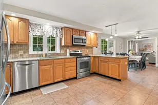 7 Keely Dr, Charlton, MA 01507 - Photo 8
