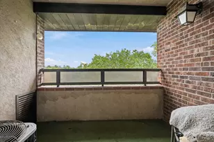 402 Paradise Rd, Swampscott, MA 01907 - Photo 14
