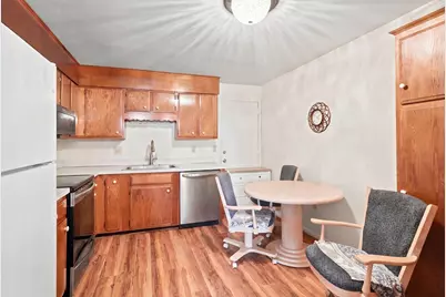 402 Paradise Rd #3J, Swampscott, MA 01907 - Photo 6