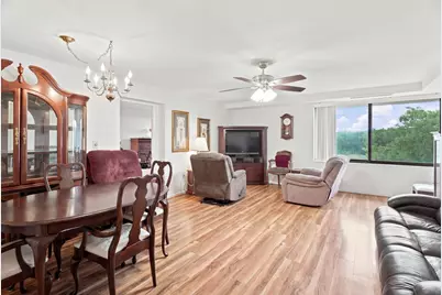 402 Paradise Rd #3J, Swampscott, MA 01907 - Photo 2