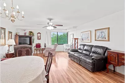 402 Paradise Rd #3J, Swampscott, MA 01907 - Photo 4