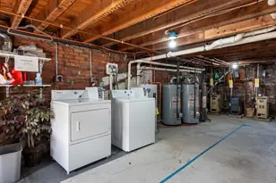 428 E 3rd St, Boston, MA 02127 - Photo 8