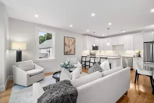 9 Downer Ct, Boston, MA 02122 - Photo 4