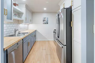 5 Greenbriar Dr #204, North Reading, MA 01864 - Photo 4