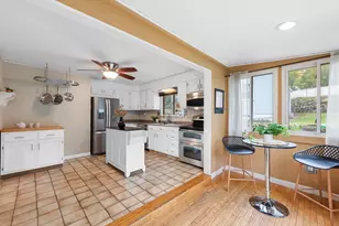 22 Ash St, Melrose, MA 02176 - Photo 20