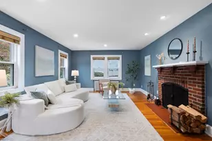 22 Ash St, Melrose, MA 02176 - Photo 10