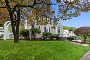 22 Ash St, Melrose, MA 02176 - Photo 2