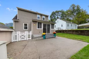 22 Ash St, Melrose, MA 02176 - Photo 6
