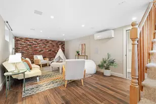 22 Ash St, Melrose, MA 02176 - Photo 32