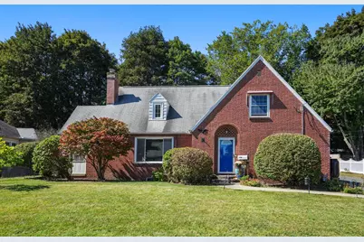 47 Cherry Hl, Holyoke, MA 01040 - Photo 1