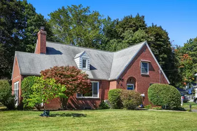 47 Cherry Hl, Holyoke, MA 01040 - Photo 2