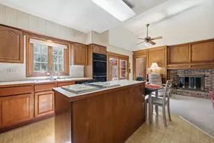 43 Pineridge Dr, Westfield, MA 01085 - Photo 4