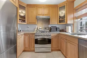 9 Lennon Ct, Boston, MA 02127 - Photo 4