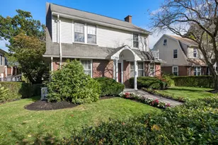 1929 Commonwealth Ave, Newton, MA 02466 - Photo 2