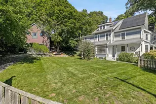 24 Poplar St, Melrose, MA 02176 - Photo 2
