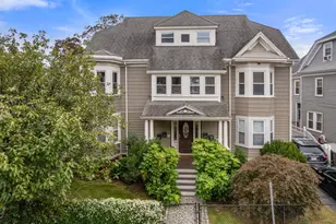 2 Holton St, Medford, MA 02155 - Photo 18