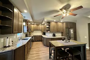 43 Lincoln St, Greenfield, MA 01301 - Photo 6