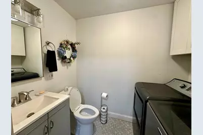43 Lincoln St, Greenfield, MA 01301 - Photo 8