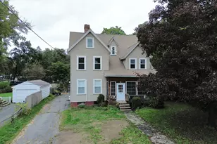 43 Lincoln St, Greenfield, MA 01301 - Photo 2