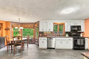 8 Joseph Rd, Hopkinton, MA 01748 - Photo 4