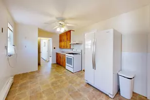 13 Cottage Park Ave, Cambridge, MA 02140 - Photo 8