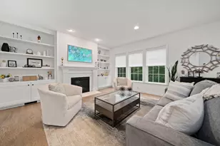 33 Skyhawk Cir, Weymouth, MA 02190 - Photo 6