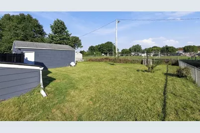 196 Clarendon Ave, Chicopee, MA 01013 - Photo 34