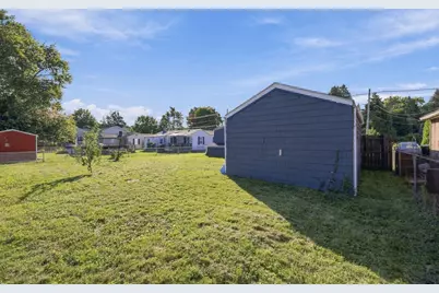 196 Clarendon Ave, Chicopee, MA 01013 - Photo 38