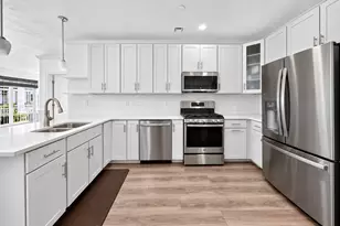320 Middlesex Ave, Medford, MA 02155 - Photo 4