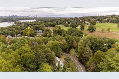 25 Arlington St, Winchester, MA 01890 - Photo 32