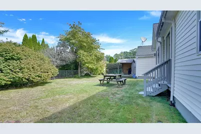 23 Briarwood Pl, Westfield, MA 01085 - Photo 26