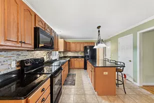 10 John St, East Longmeadow, MA 01028 - Photo 10