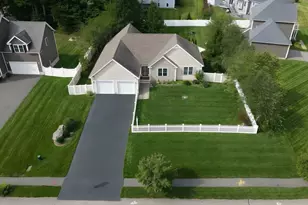 12 Waterford Cir, Dighton, MA 02715 - Photo 4