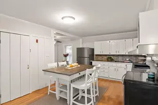 15 Myrtle St, Beverly, MA 01915 - Photo 10