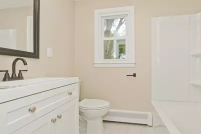 82 Gill St, Chicopee, MA 01013 - Photo 12