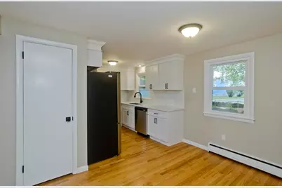 82 Gill St, Chicopee, MA 01013 - Photo 6