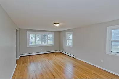 82 Gill St, Chicopee, MA 01013 - Photo 8