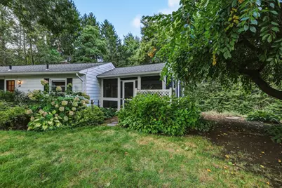 34 Skyridge Ln, Springfield, MA 01128 - Photo 4