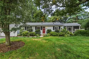 34 Skyridge Ln, Springfield, MA 01128 - Photo 1