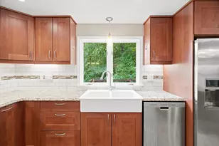 14 Highgate St, Needham, MA 02492 - Photo 6